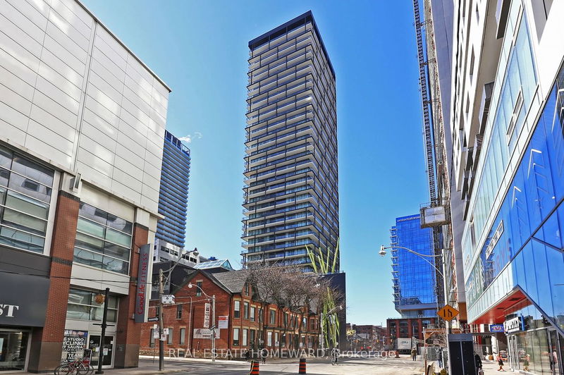 home for sale on 711-125 Peter Street