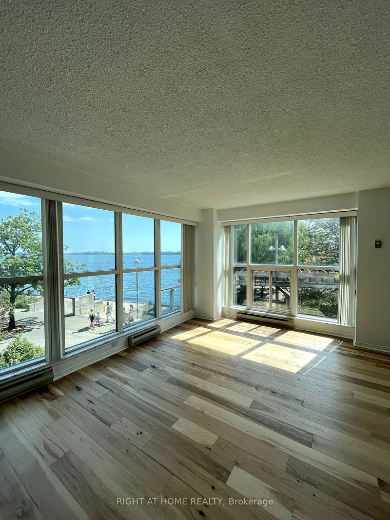 home for sale on 307-99 Harbour Square S