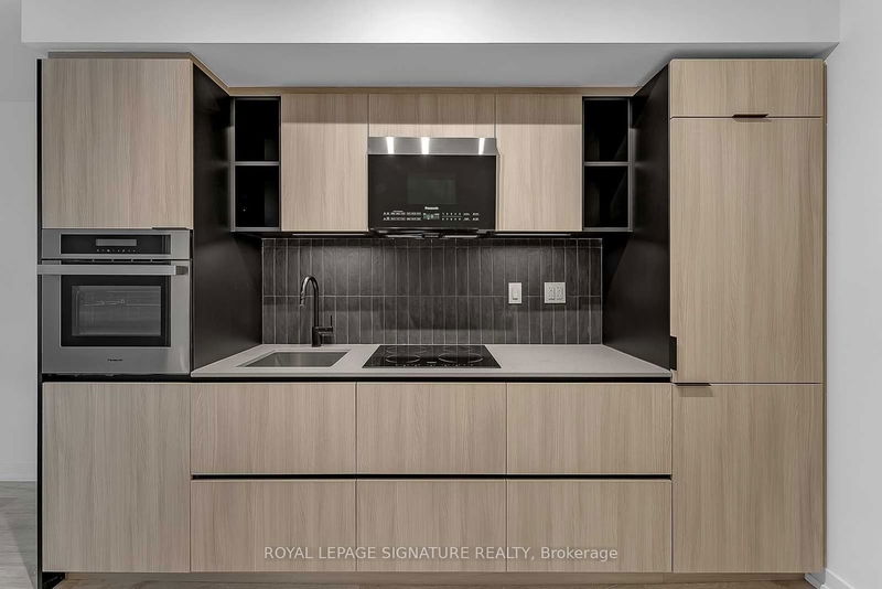 home for lease on 204-2 Augusta Avenue