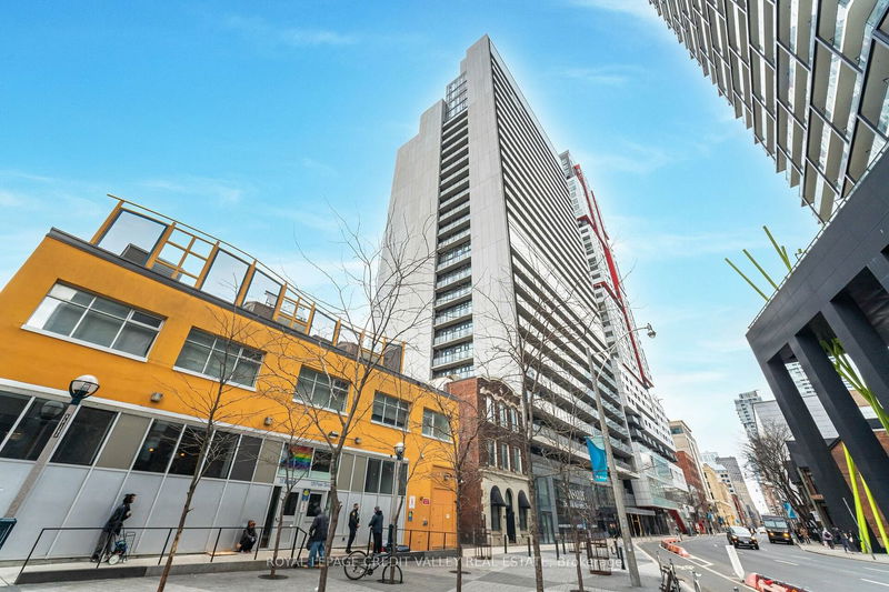 home for sale on 2612-330 Richmond Street W