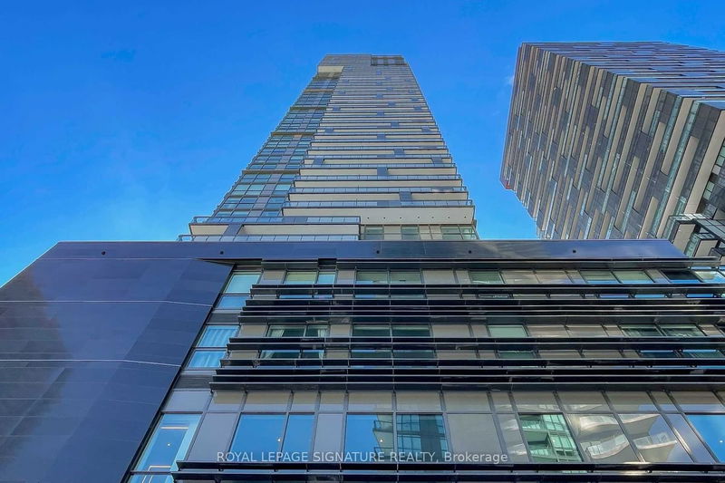 home for lease on 1808-39 Roehampton Avenue