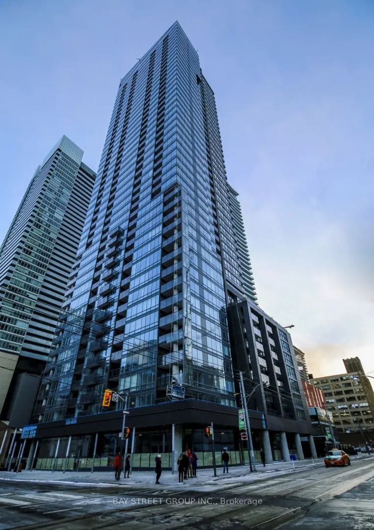 home for lease on 2306-295 Adelaide Street S
