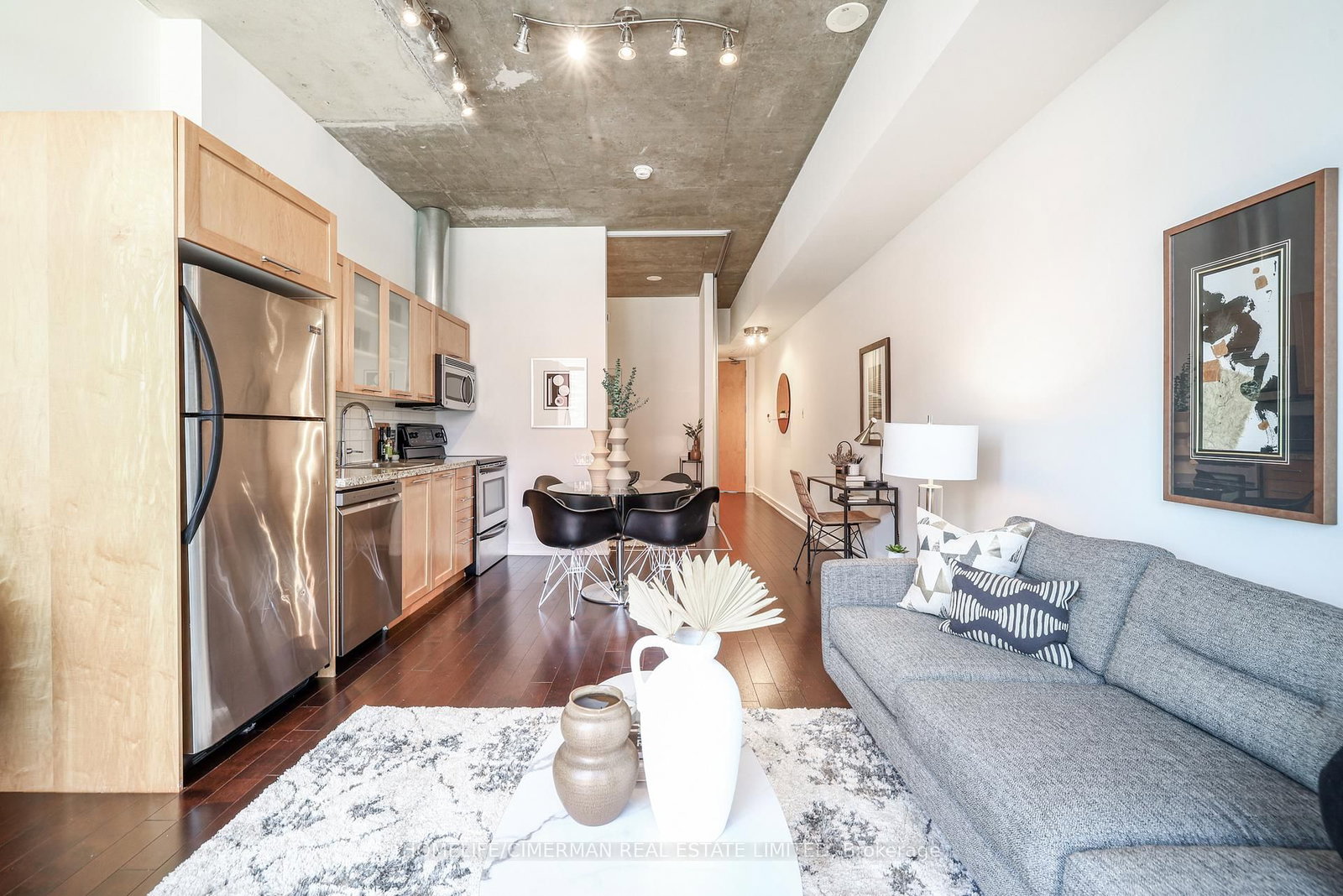 Listing Image 9