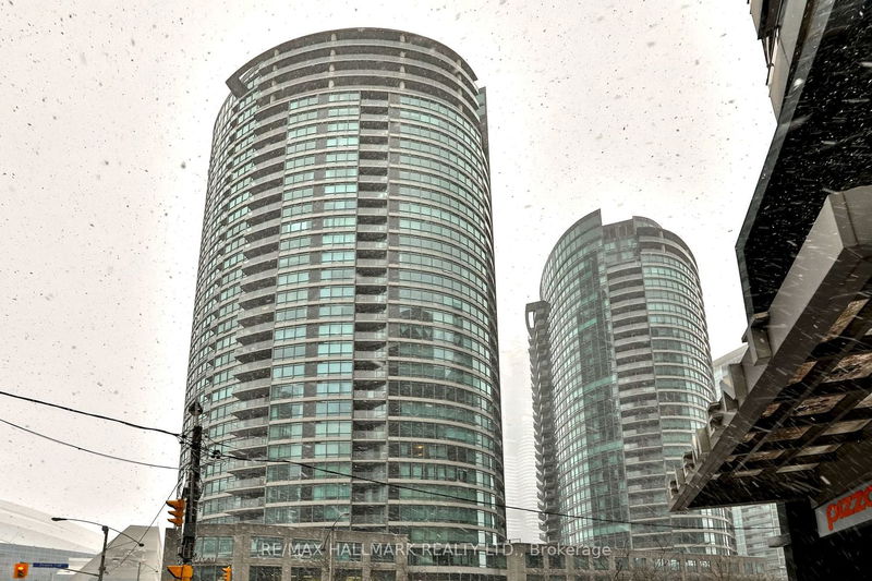home for lease on 217-361 Front Street W