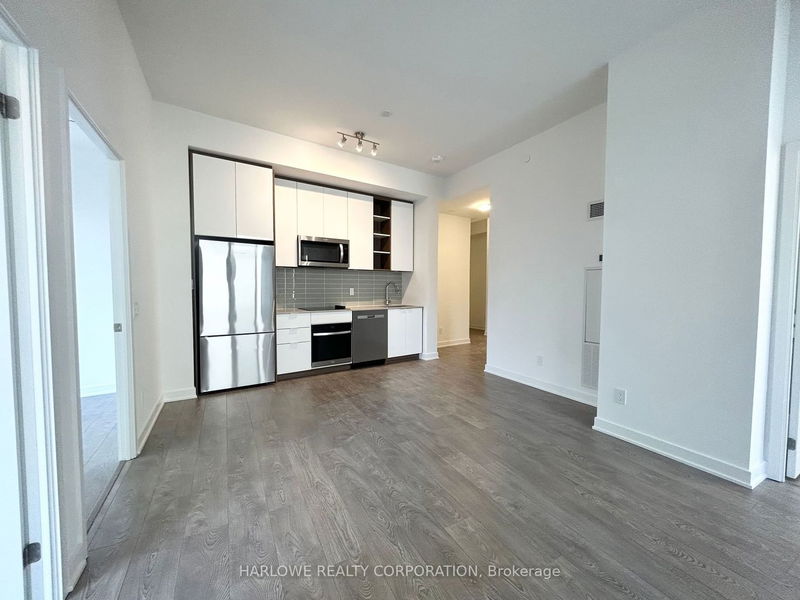home for lease on 227-543 Richmond Street W