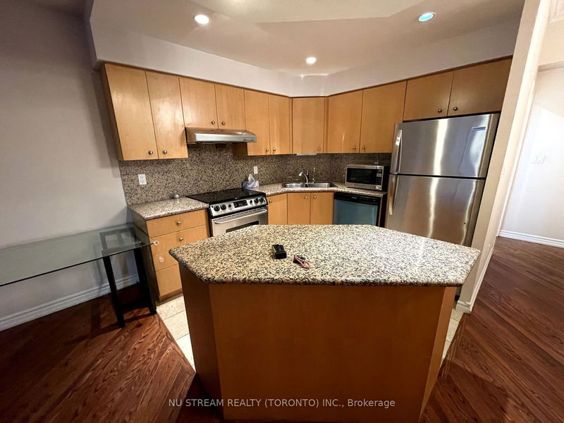 home for lease on 807-168 Simcoe Street