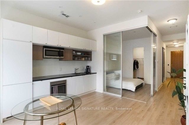 home for lease on 1026-111 St Clair Avenue W