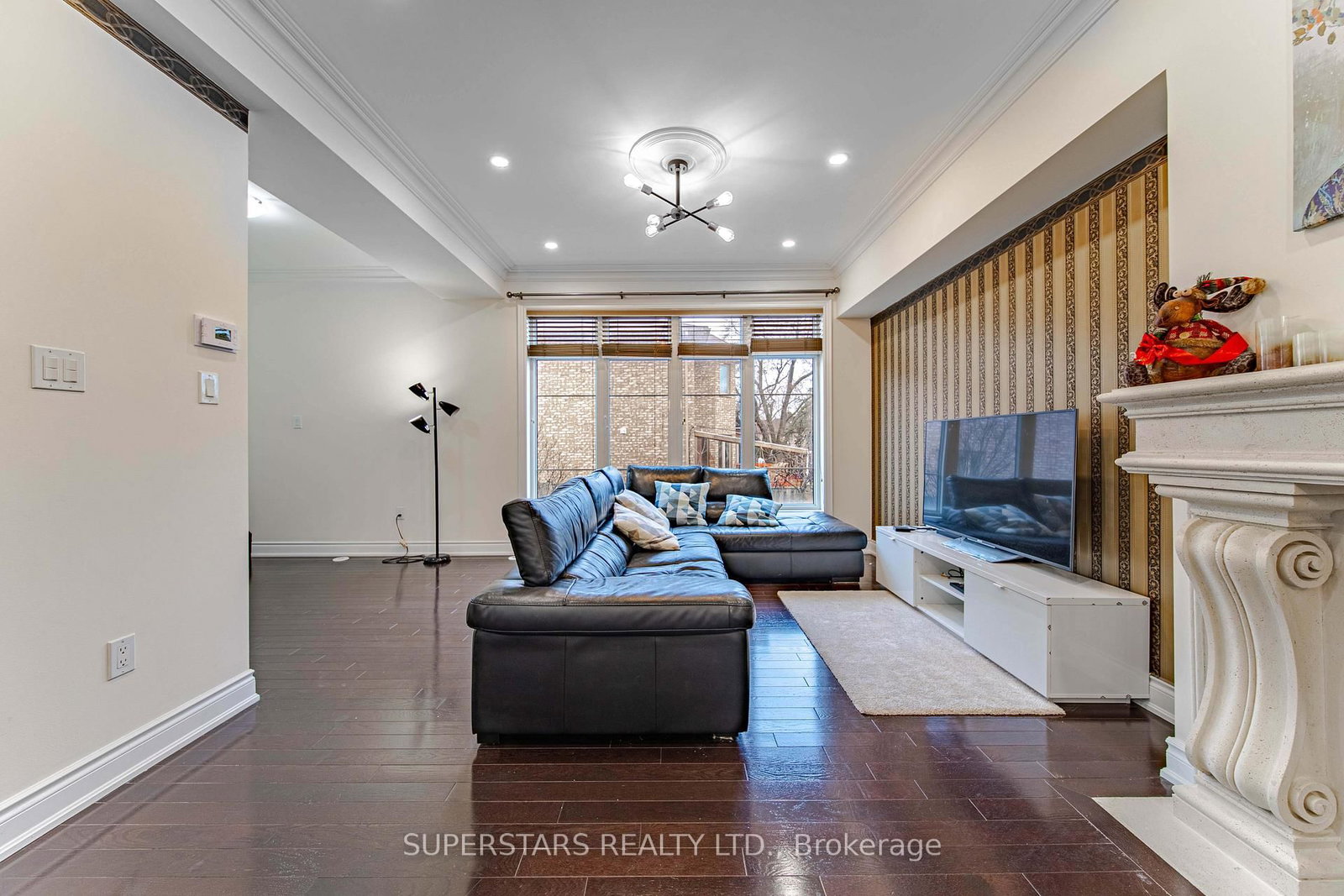 122 Lorraine Drive - Photo 3