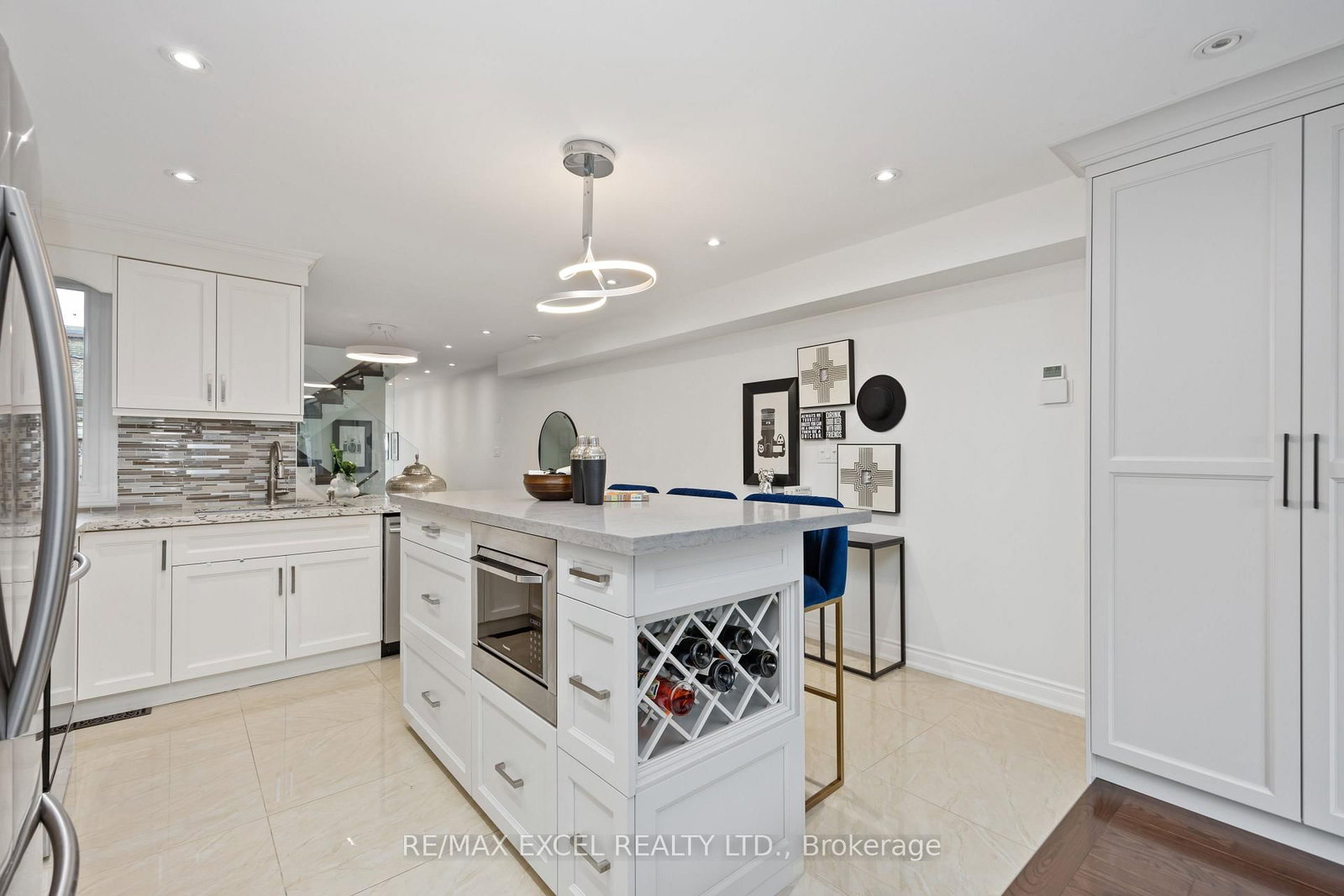 Listing Image 14