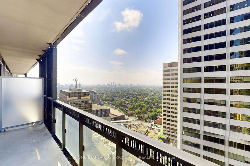 home for lease on 2004-8 Eglinton Avenue E