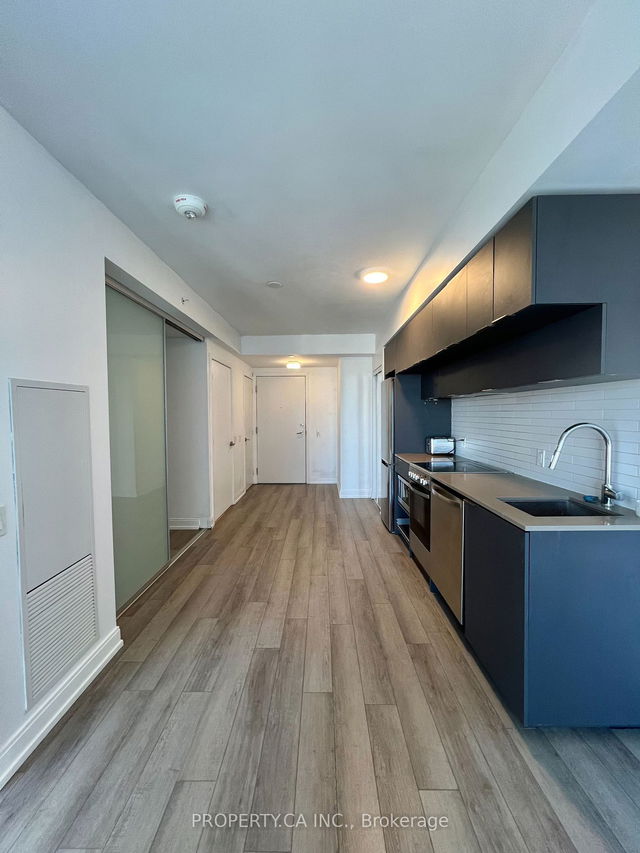 4602 - 181 Dundas Street E