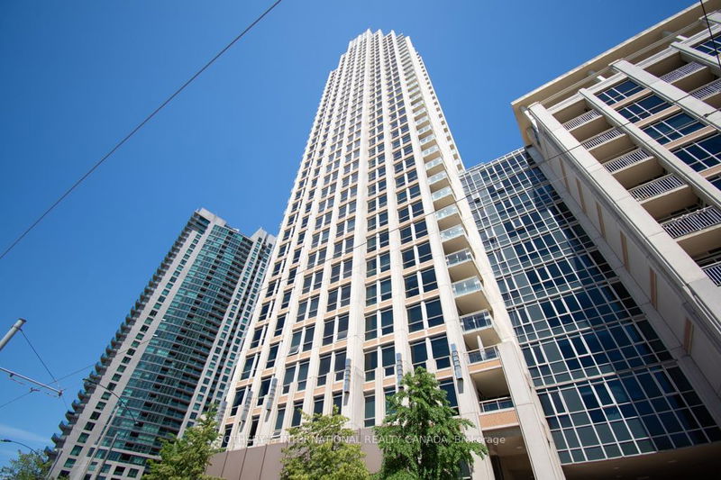 home for lease on 2303-628 Fleet Street