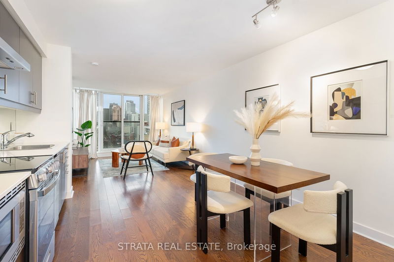 home for sale on Lp04-320 Richmond Street E
