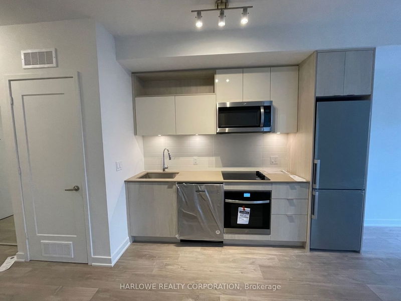 home for lease on 2024 W-135 Lower Sherbourne Street