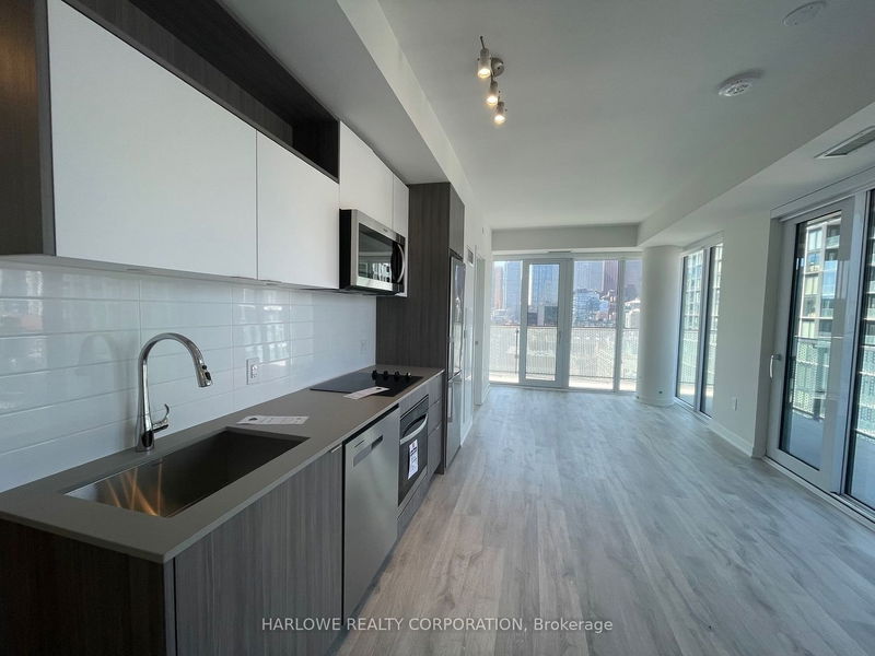home for lease on 1660 W-135 Lower Sherbourne Street