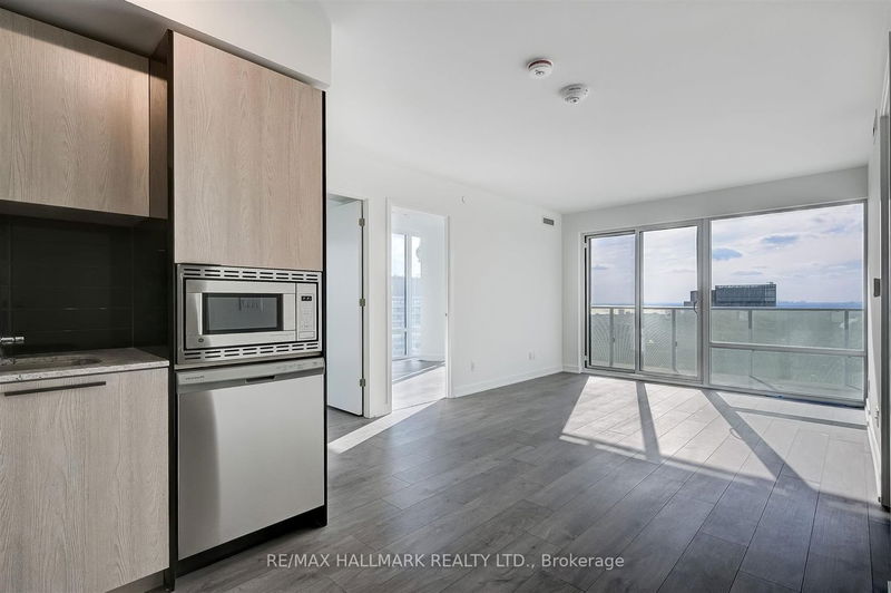 home for lease on 5112-501 Yonge Street