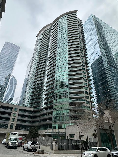 home for lease on 3107-30 Grand Trunk Crescent