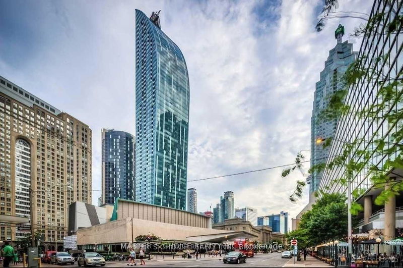 home for lease on 1602-8 The Esplanade Avenue