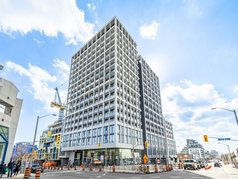 home for lease on 1221-2020 Bathurst Street