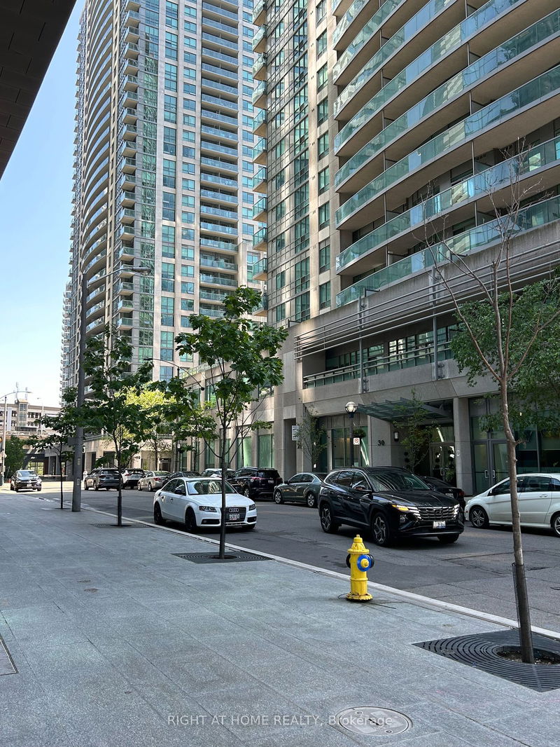 home for lease on 1515-30 Grand Trunk Crescent