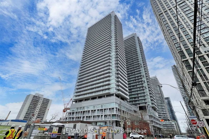 home for lease on 2502-99 Broadway Avenue