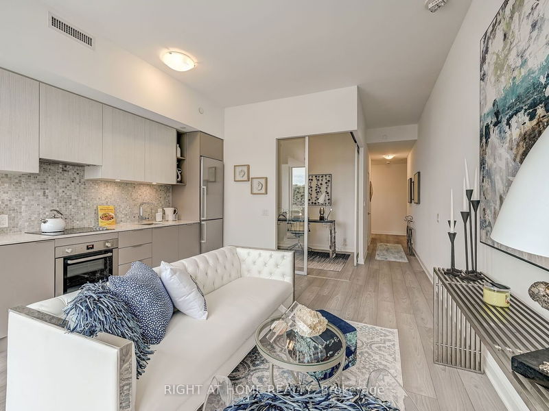 home for lease on 313-120 Parliament Street