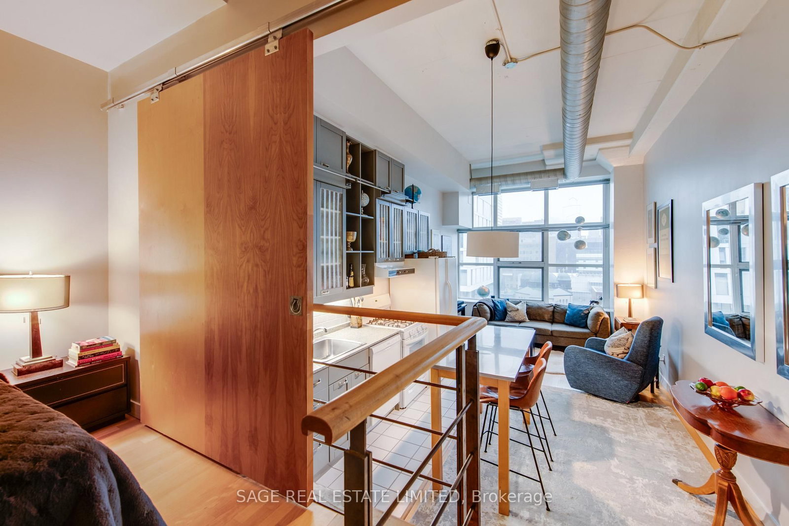 Listing Image 7