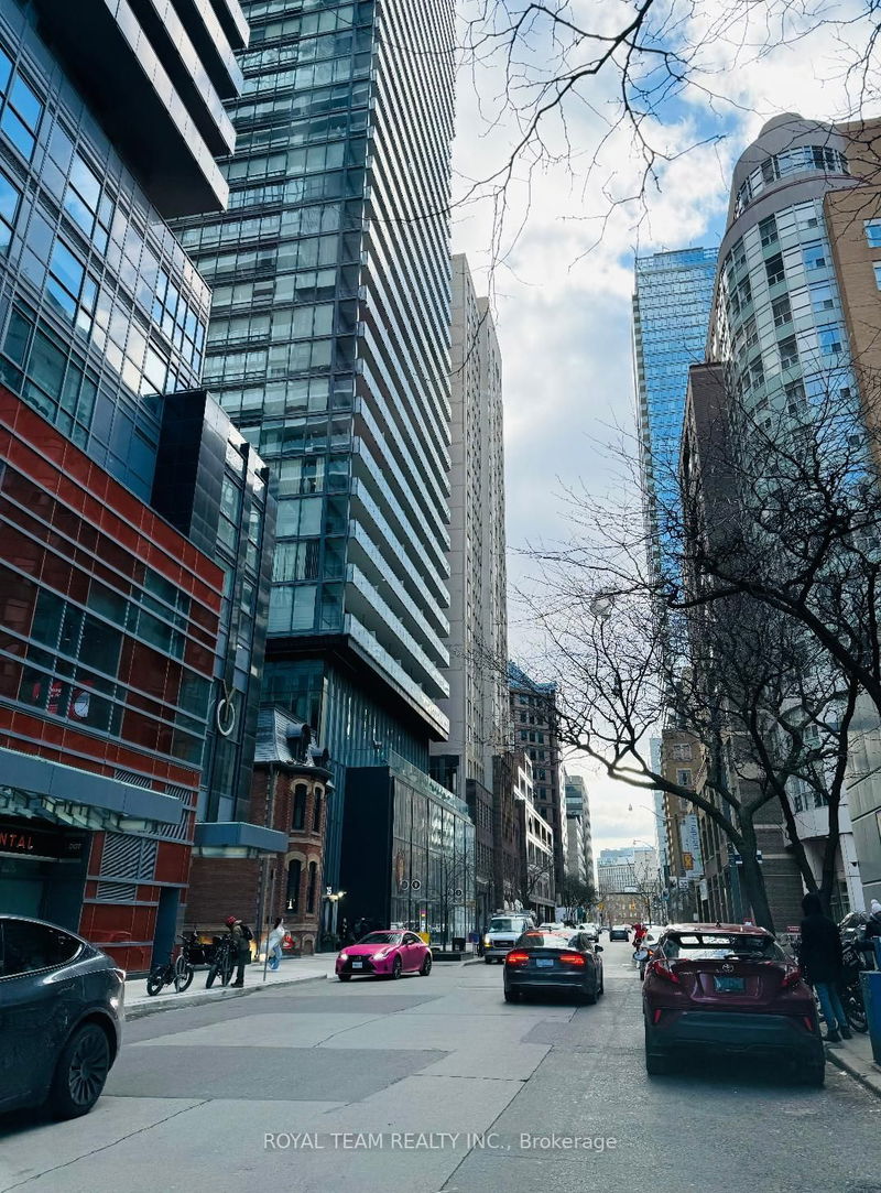 home for sale on 1704-15 Grenville Street