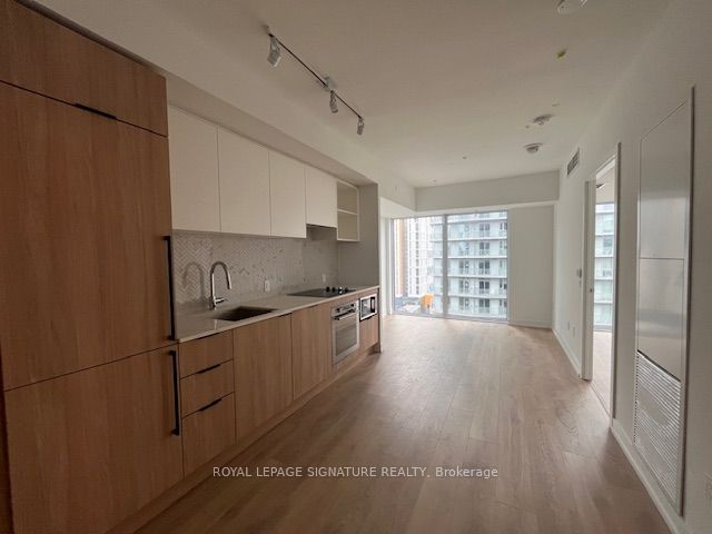 home for lease on 2715-82 Dalhousie Street