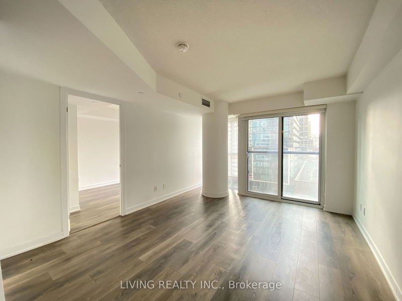 home for lease on 705-87 Peter Street