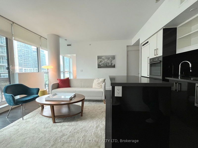 home for lease on 708-39 Sherbourne Street E
