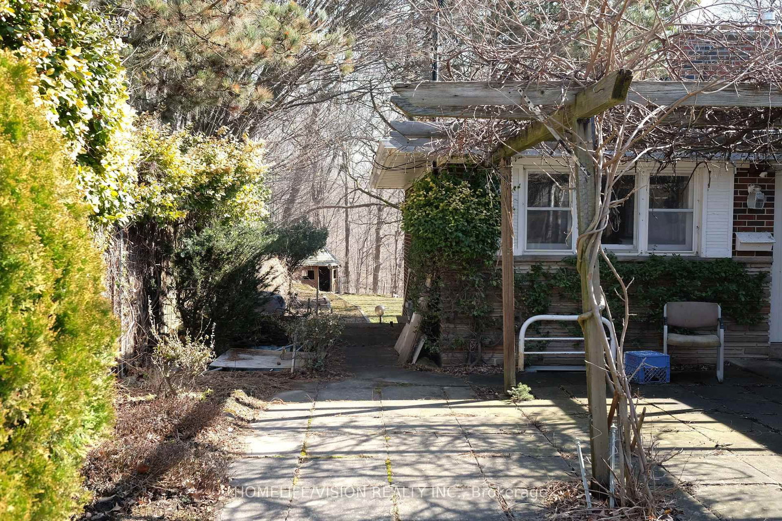 Listing Image 4