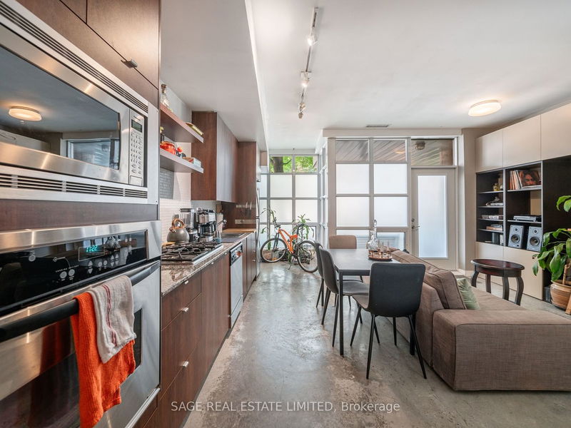 home for lease on 101-19 Brant Street