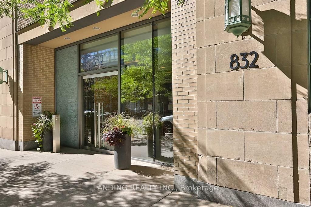 Condo leased at 404-832 Bay Street, Toronto, Bay Street Corridor, M5S 1Z6 - MLS: C8211372