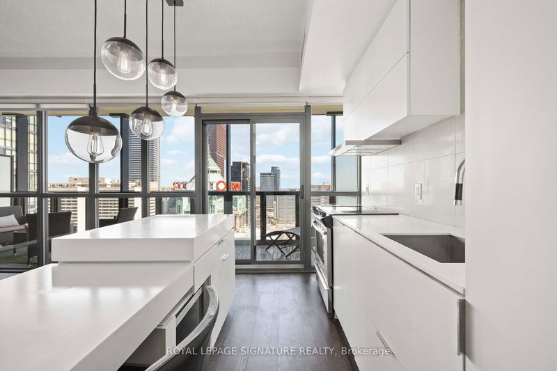 home for lease on 2411-101 Charles Street E