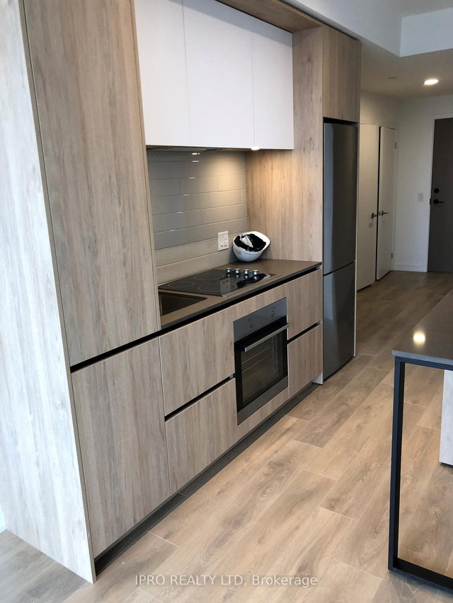 2701 - 225 Sumach Street