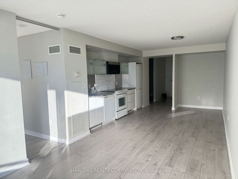 home for lease on 1126-4K Spadina Avenue