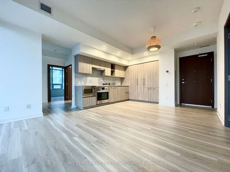 home for lease on 3902-17 Bathurst Street