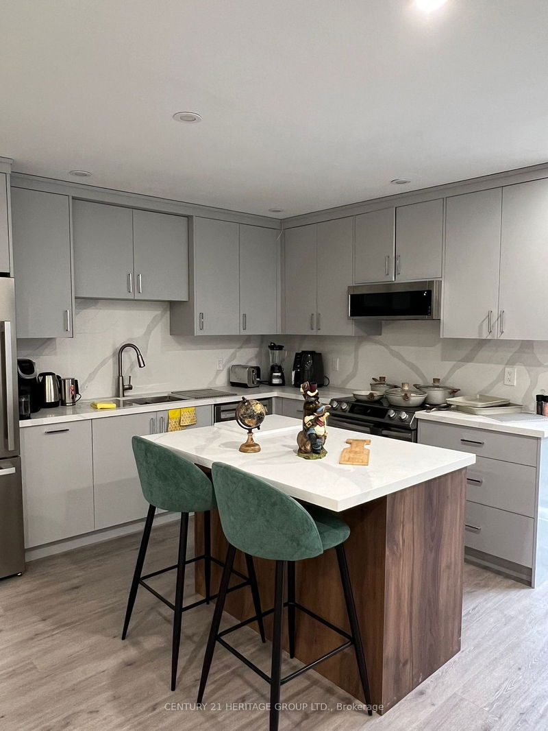 home for lease on 24 Deepglade Crescent