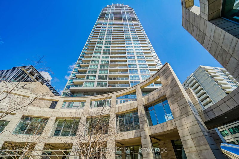 home for lease on 2707-2191 Yonge Street
