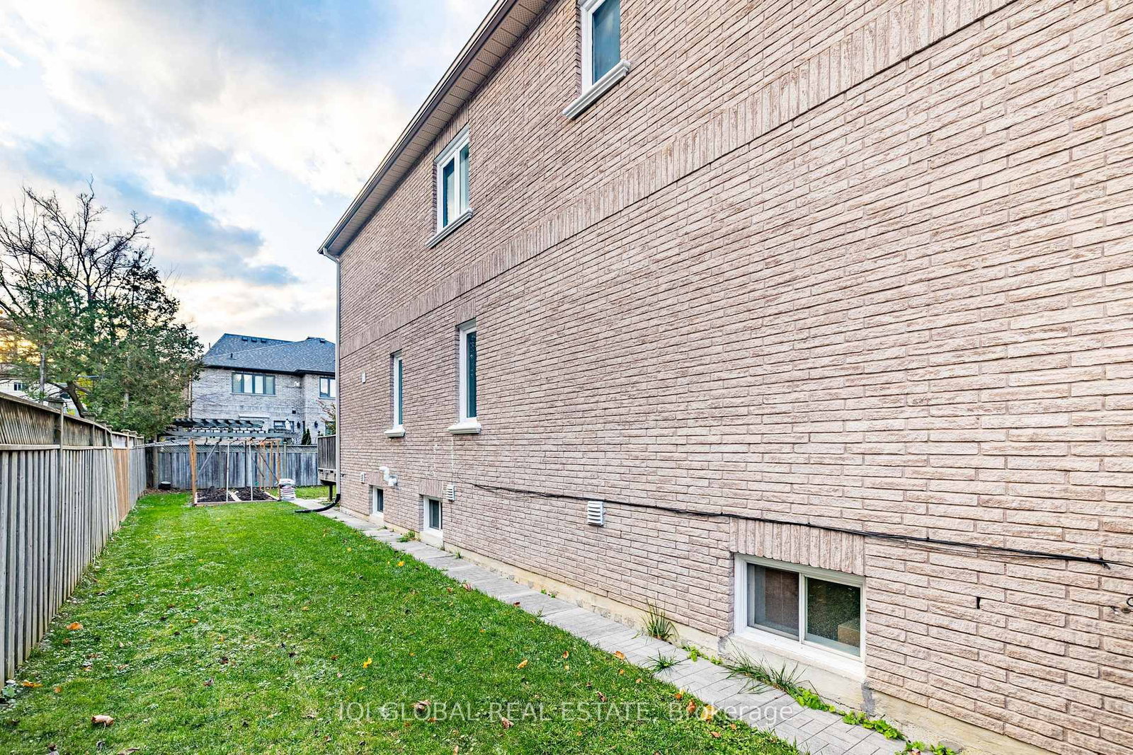 Listing Image 35