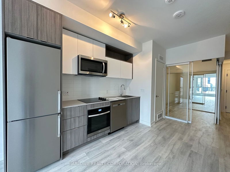 home for lease on 1851 W-135 Lower Sherbourne Street