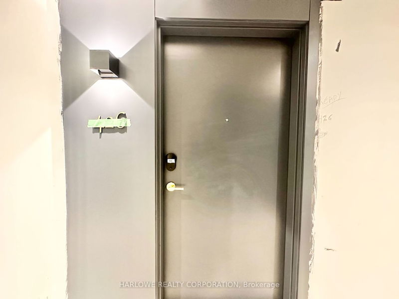 home for lease on 426-543 Richmond Street W