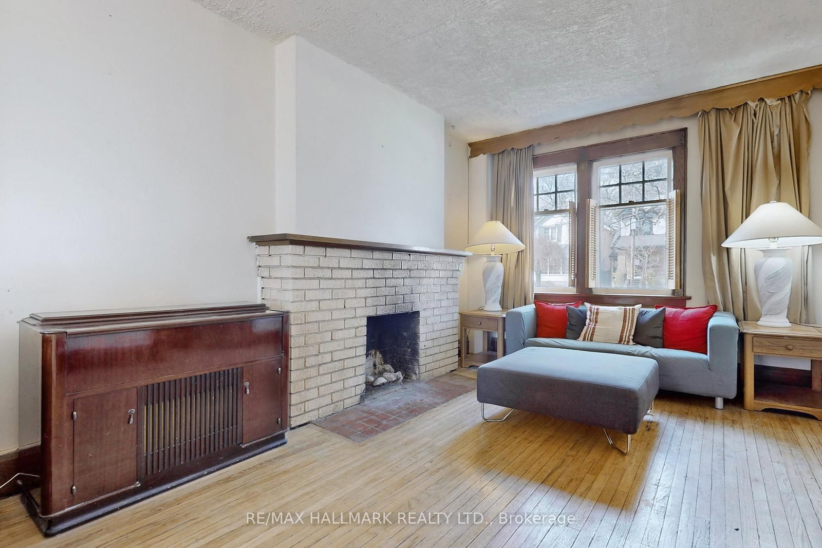 Listing Image 3