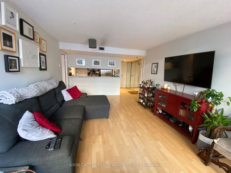 home for lease on 211-701 King Street W