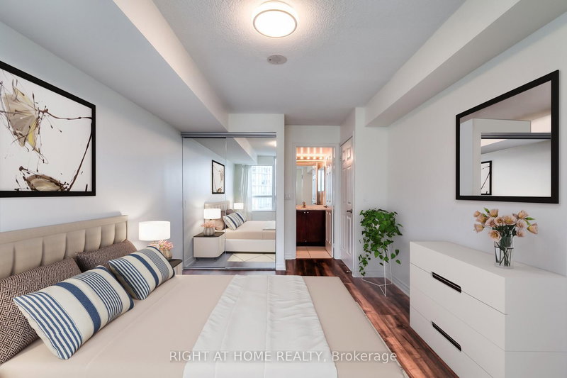 3702 - 19 Grand Trunk Cres, Toronto, M5J 3A3 | Image 3