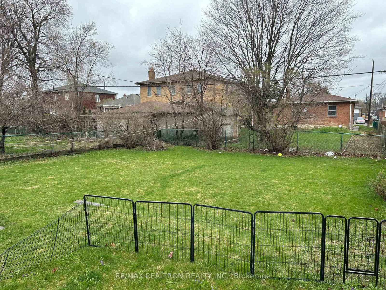 Listing Image 4