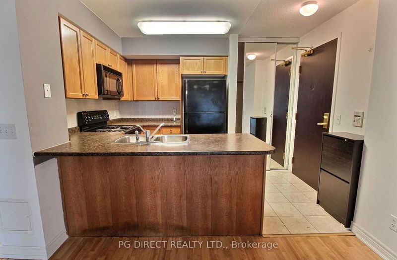 home for lease on 2107-30 Grand Trunk Crescent
