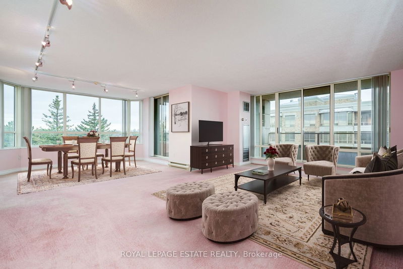home for sale on 514-215 The Donway  W