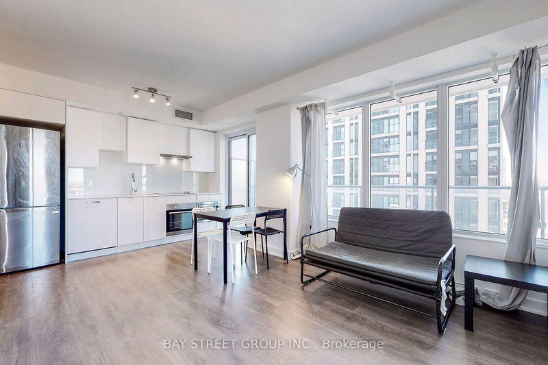 home for lease on 1610-99 Broadway Avenue